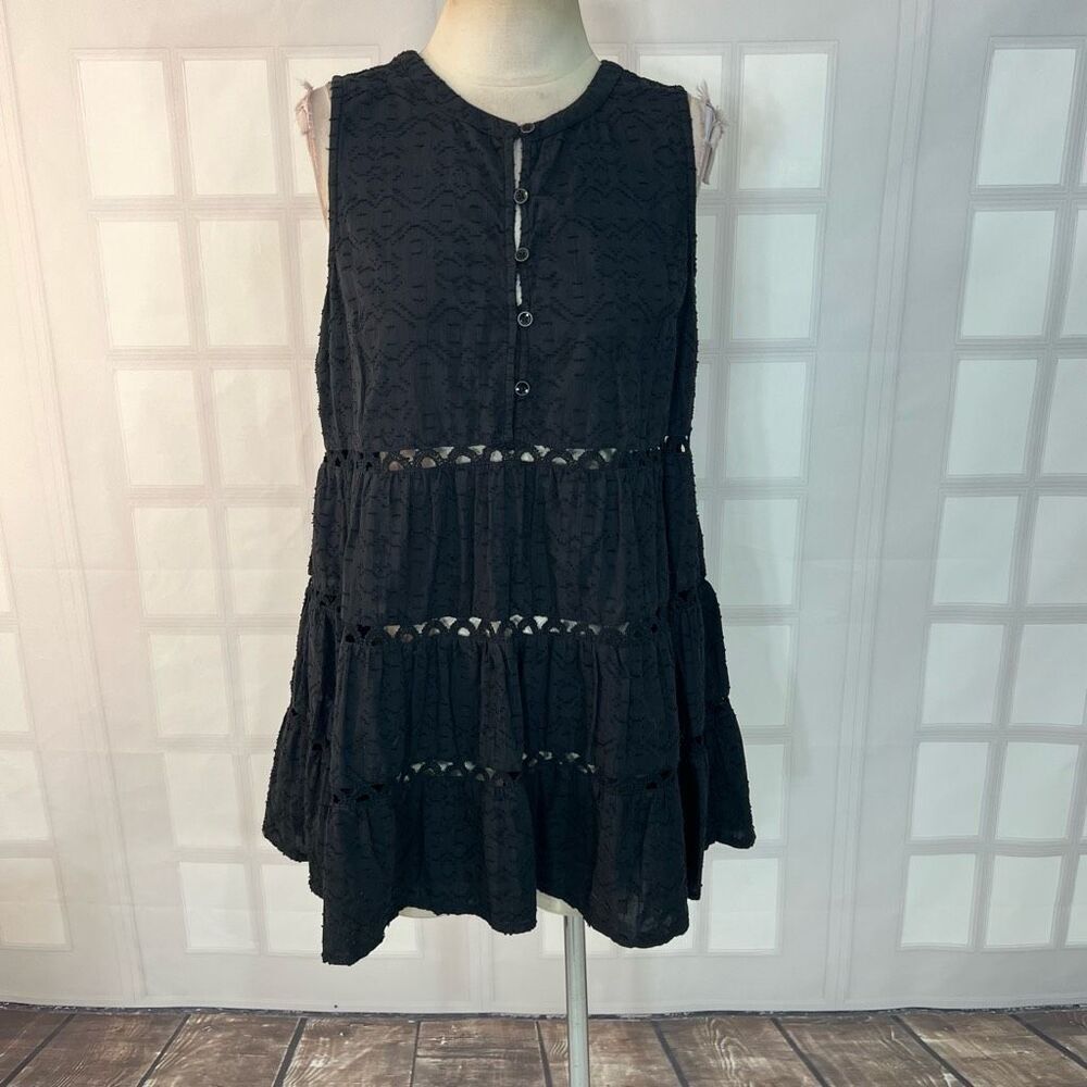 Anthropologie soft black textured peek a boo tiered tunic  top size medium